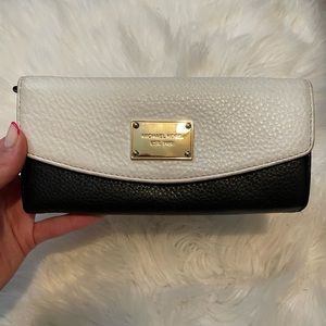 Michael Kors Black and White Women's Wallet